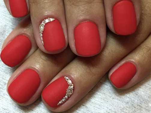 red gel nails